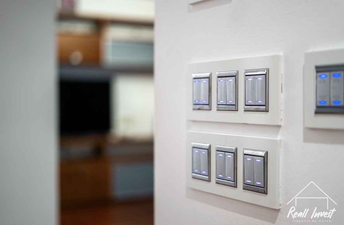 NA PREDAJ: Elegantný 2-izbový byt v Srdci Bratislavy - 9