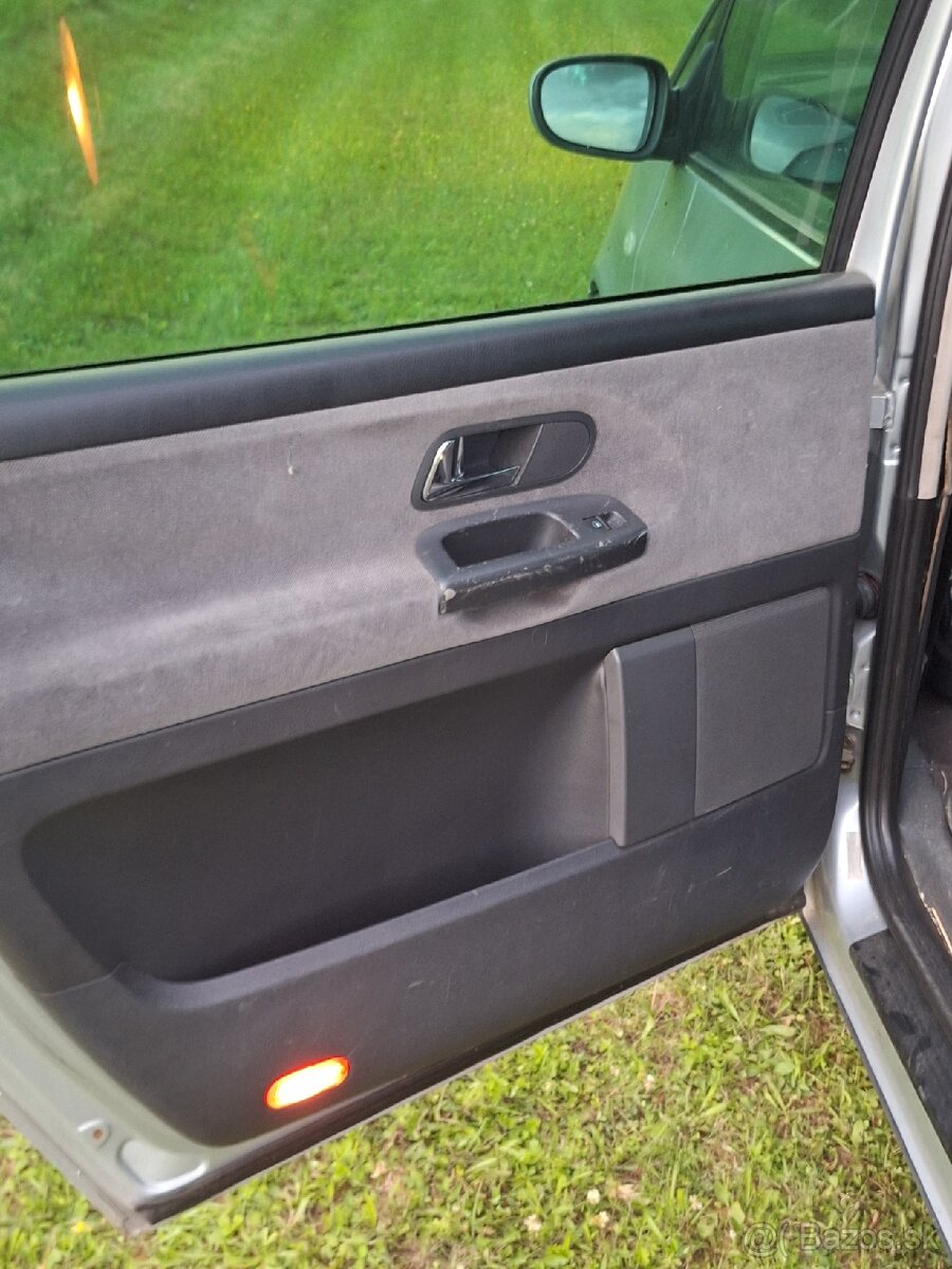 Predám Ford galaxy ghia 1,9 tdi 2004 - 9