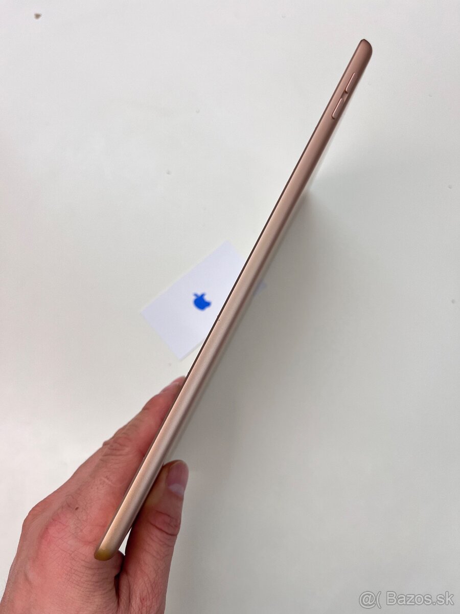 Apple iPad (7. generácia) 32GB - 9