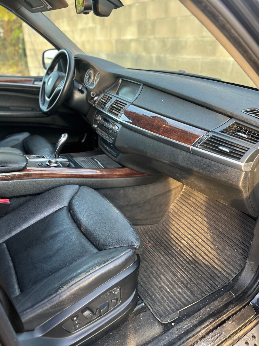 ROZPREDAME X5 E70 predfl 173kw 2007 - 9