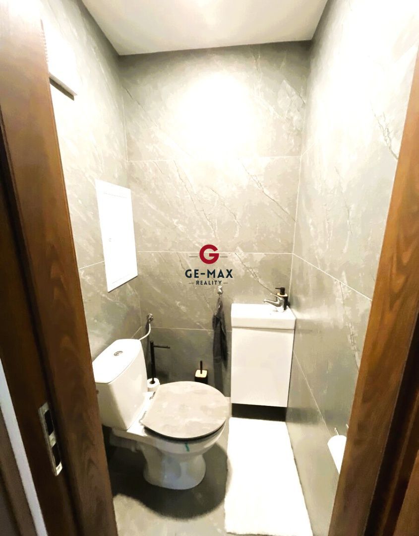 Priestranný 4-izbový byt s lodžiou a zariadením – Švermová, - 9