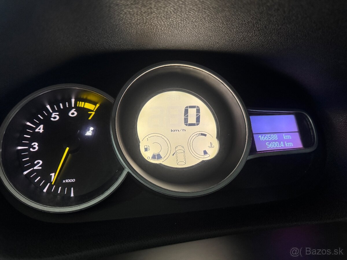 Renault Megane 1.6 16v - 9