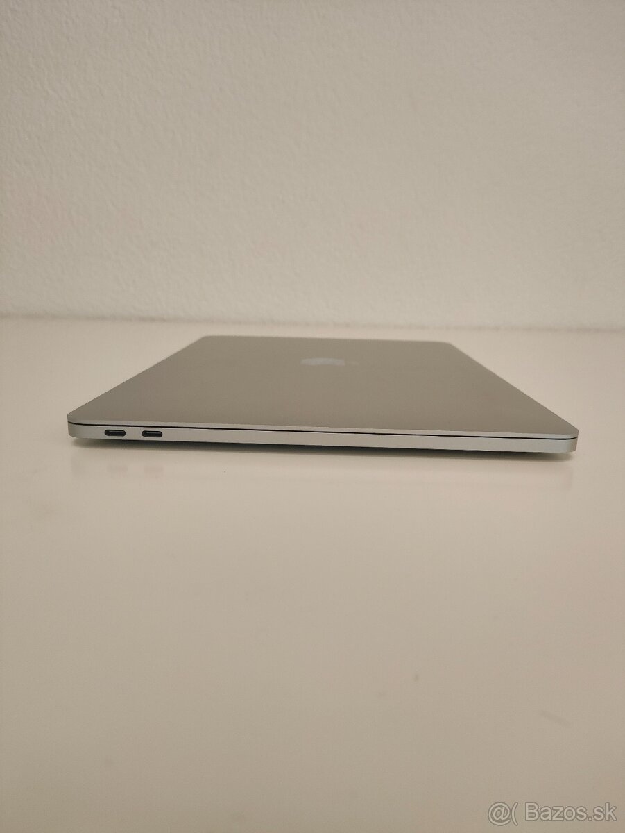 MacBook Pro 13" A1708 (2017) | i5 | 8 GB RAM | 256 GB SSD - 9