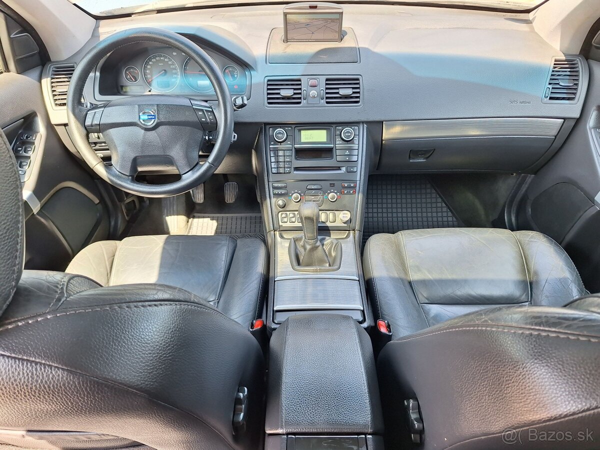 Volvo XC90, D5 MANUÁL, 7.míst SUMMUM - 9