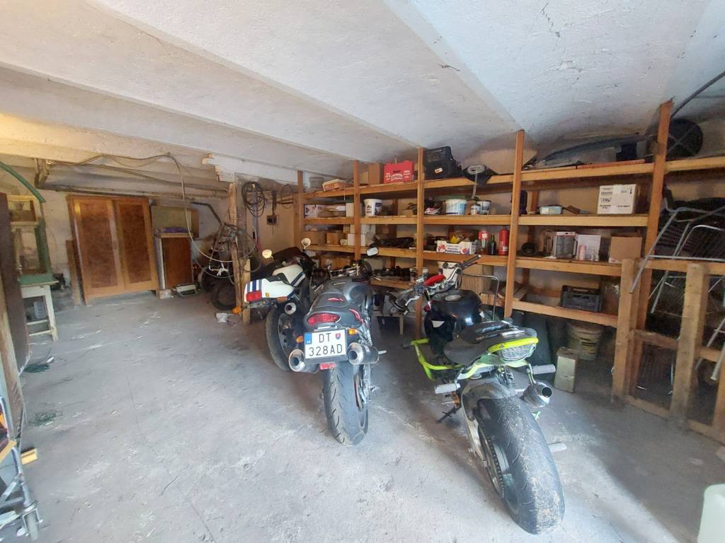 NA PREDAJ - Prevádzková budova v Kalinke - 9