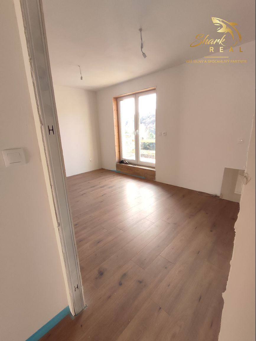 4 izbová novostavba v dvojdome neďaleko tajchu - 9