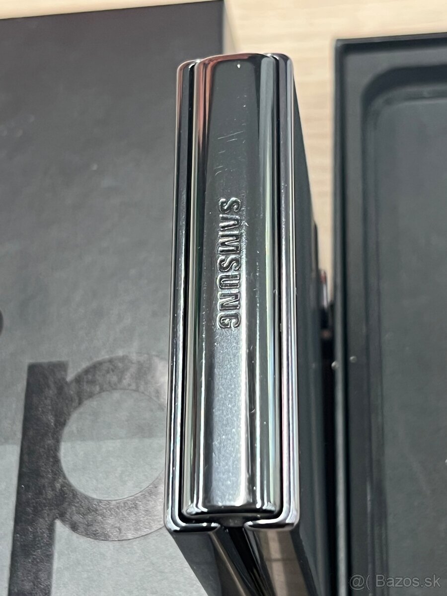 Predám Samsung Galaxy Z Flip 4 8GB Rám 128GB Black - 9