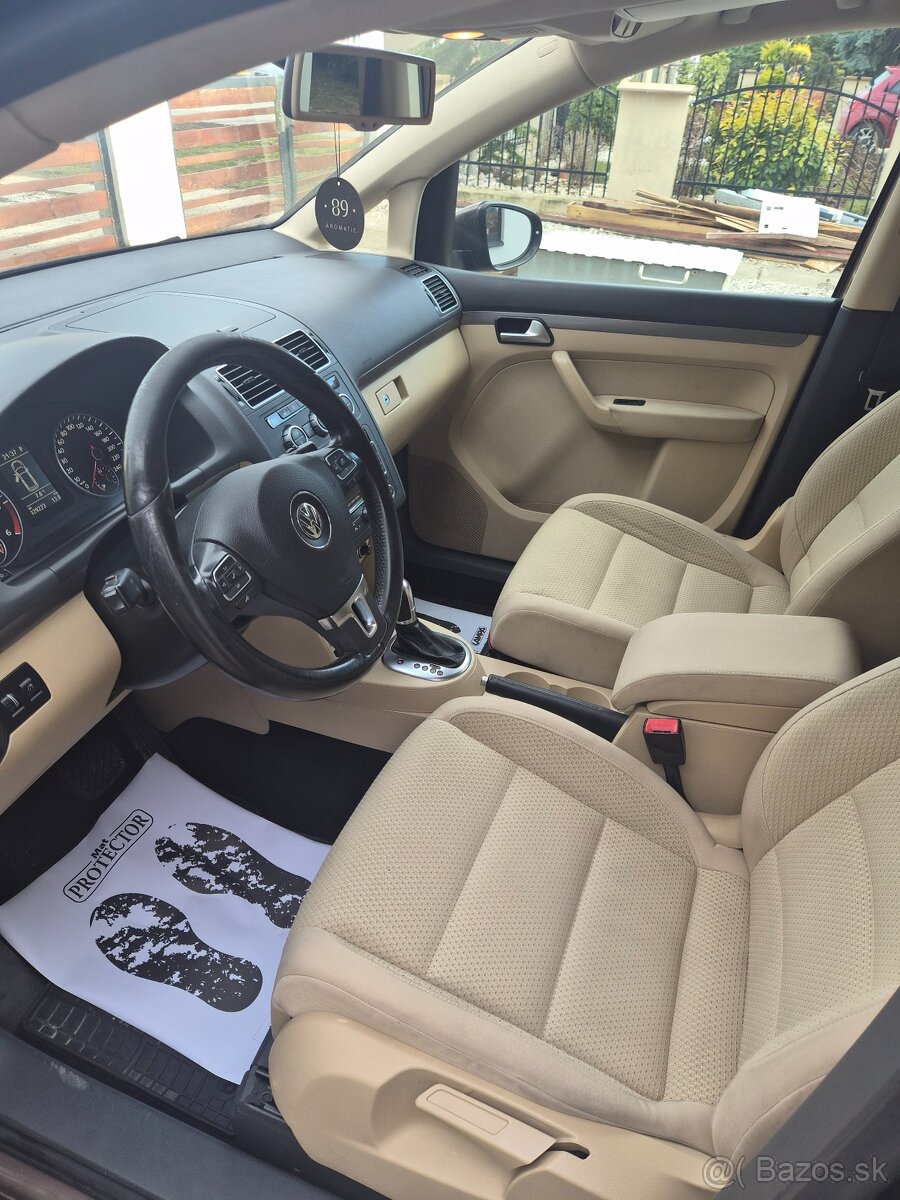 Volkswagen Touran 2.0TDI Highline - 9