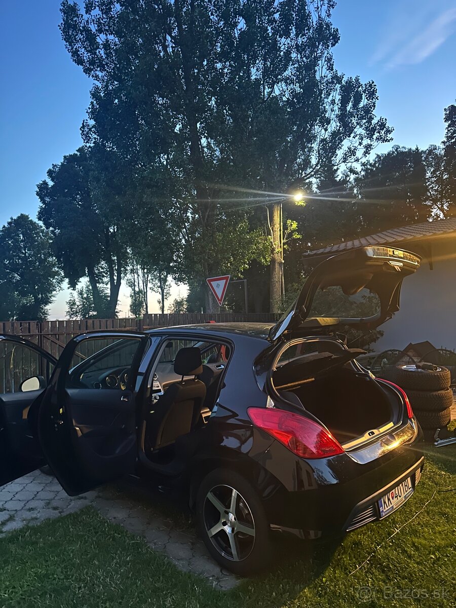 Peugeot 308 1.6HDI - 9