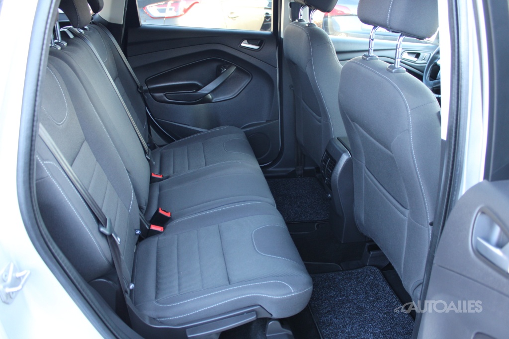 Ford Kuga 1,6 ECOBOOST 110 kW 2WD - 9