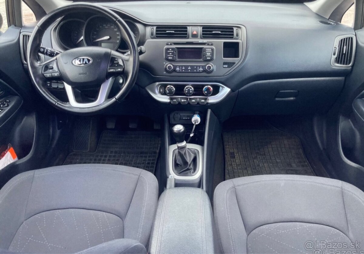 KIA RIO 1.2 benzín 62kW 2015 92 000 km - 9