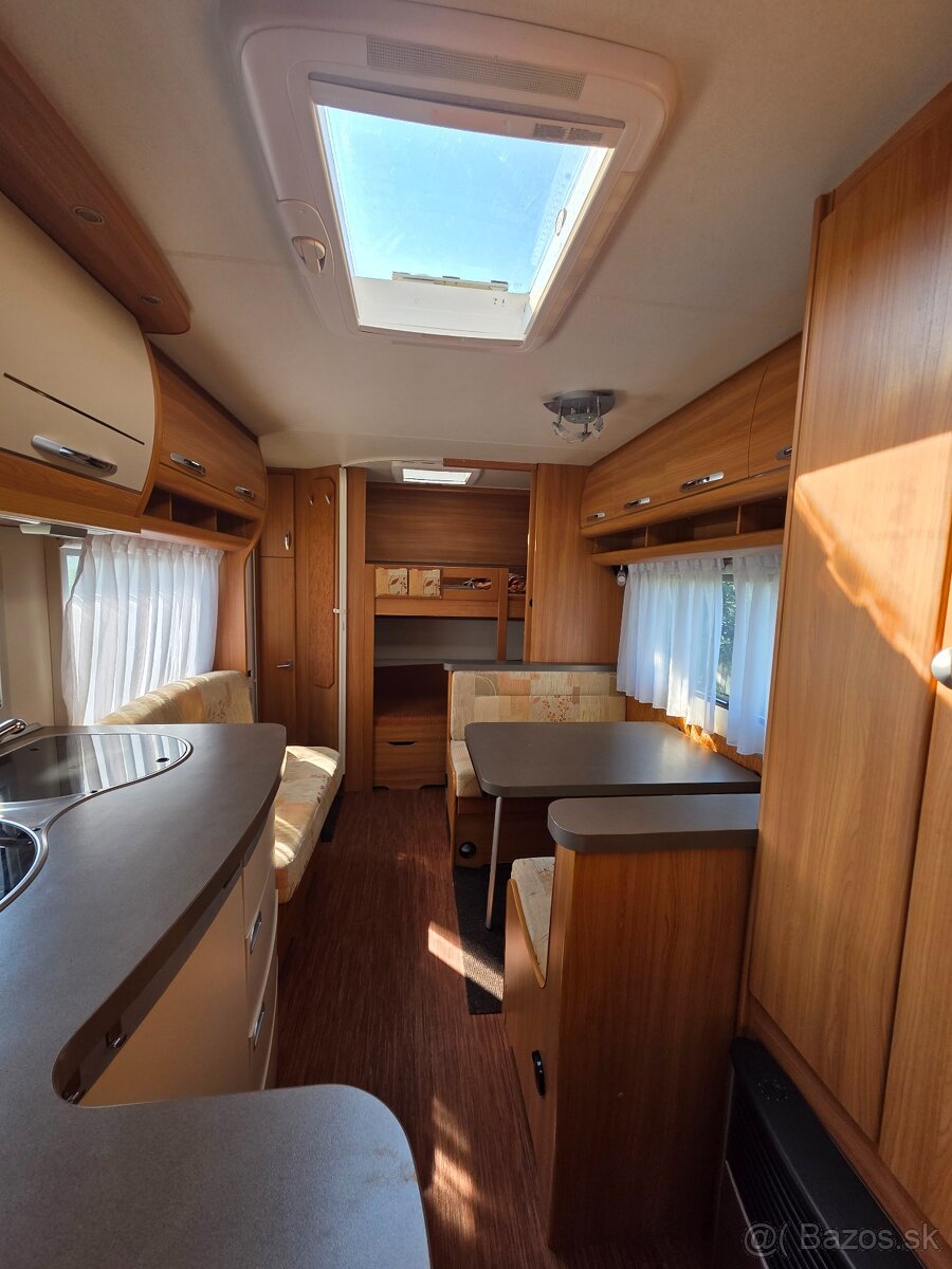 Obytny prives Hobby 540 KMFE - solarny panel, mover - 9