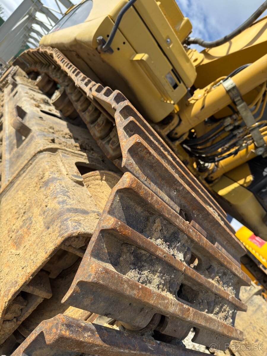 Pásové rypadlo Caterpillar 325D - 9