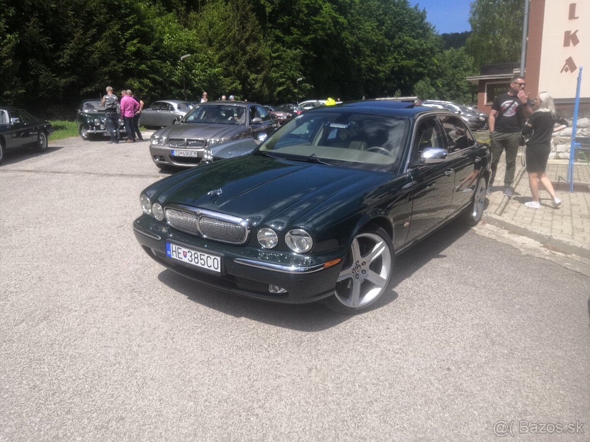 Jaguar XJ - 9
