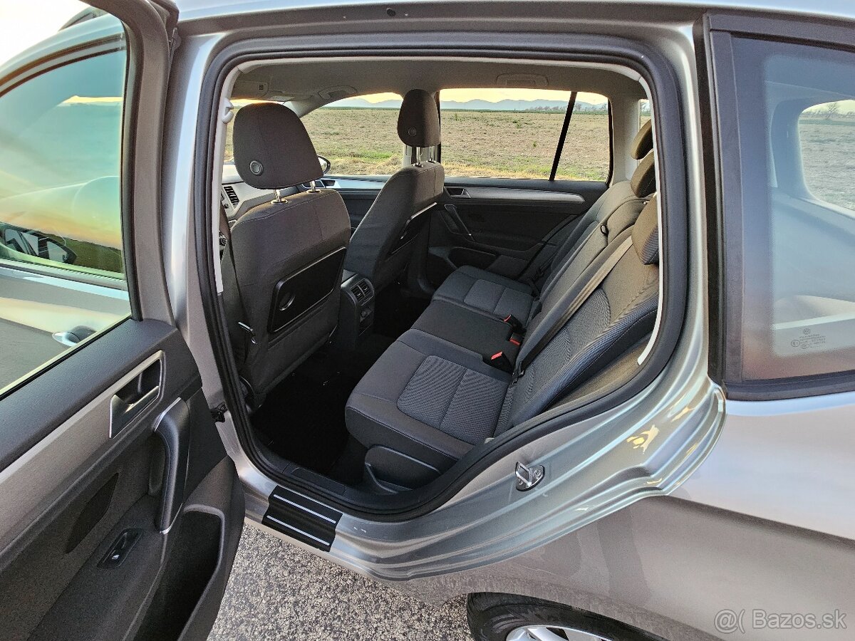 Volkswagen Golf VII 1,2 TSI sportsvan - 9