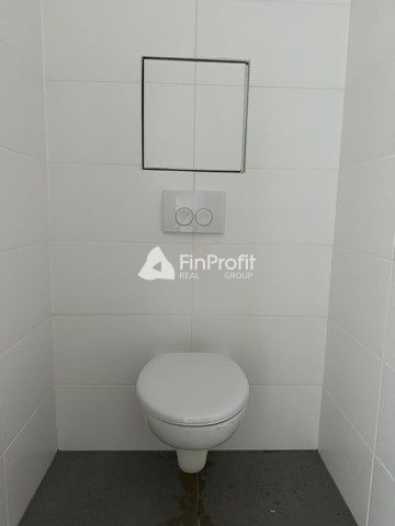 Vykurované obchodno-skladovacie a výstavné priestory na pren - 9