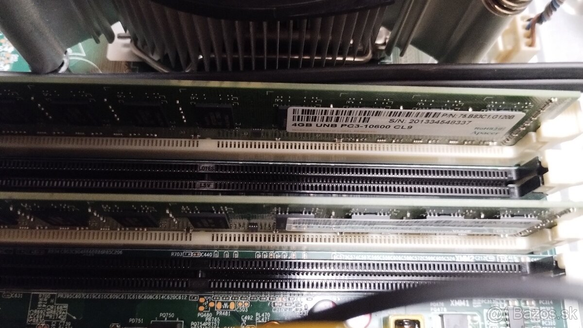 Predám stolný počítač HP - 9