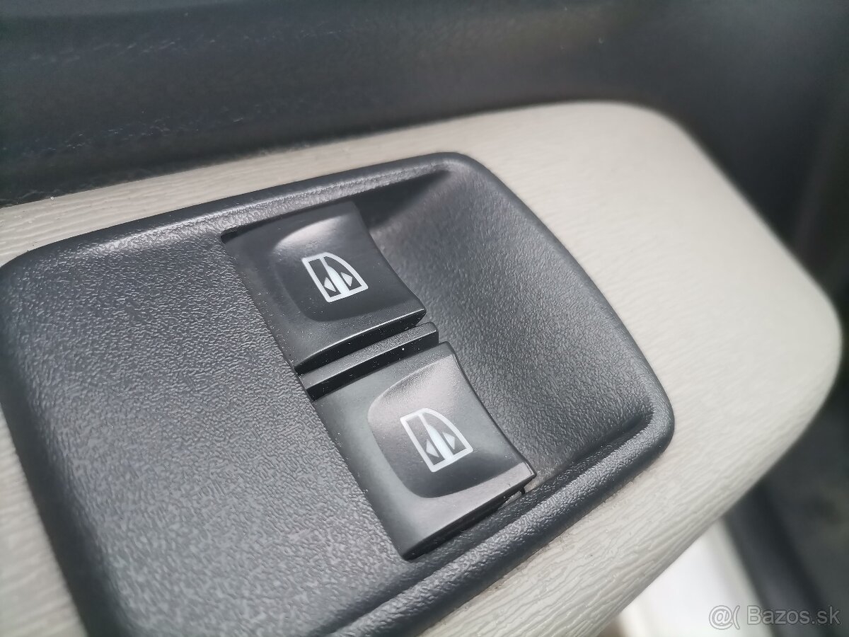 Dacia Lodgy 1.5DCi , 7 miest - 9