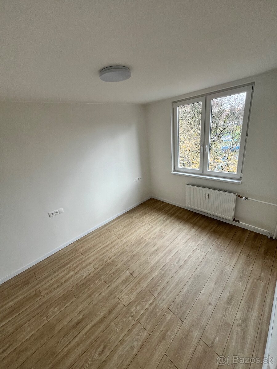 Predaj štýlového,veľkého 3 izbové bytu v centre Nitry - 9