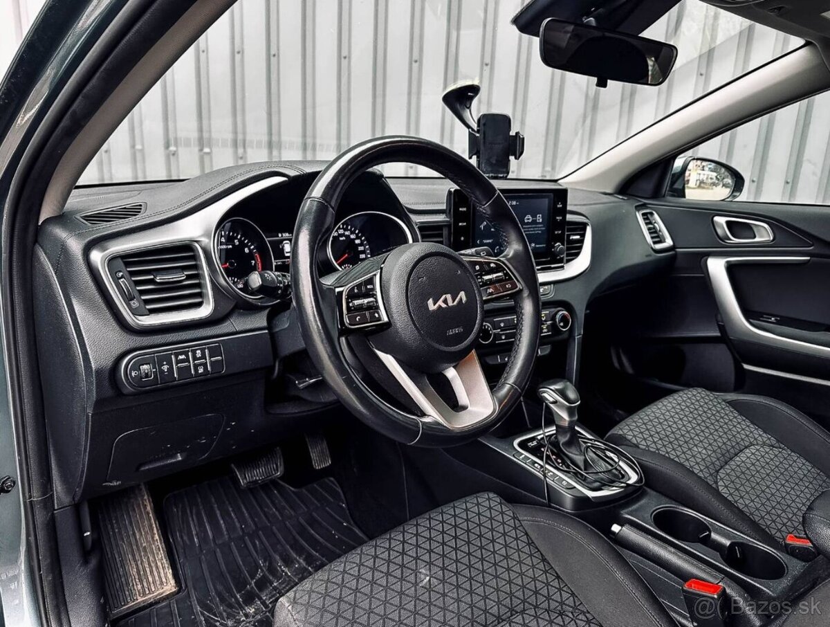 Kia Ceed SW 1.5 T-GDi Silver A/T - 9