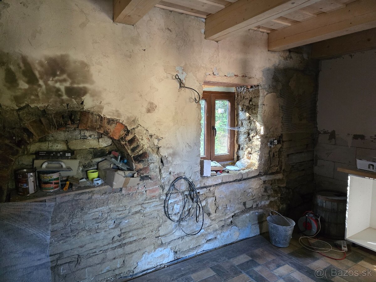 Chalupa v peknom a tichom prostredí v blízkosti Starej Turej - 9