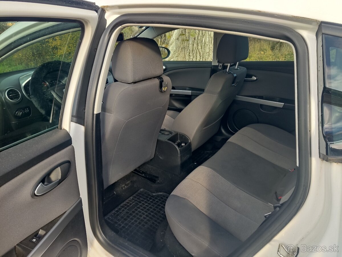 Seat Leon 1.6 TDI rv:2011 - 9