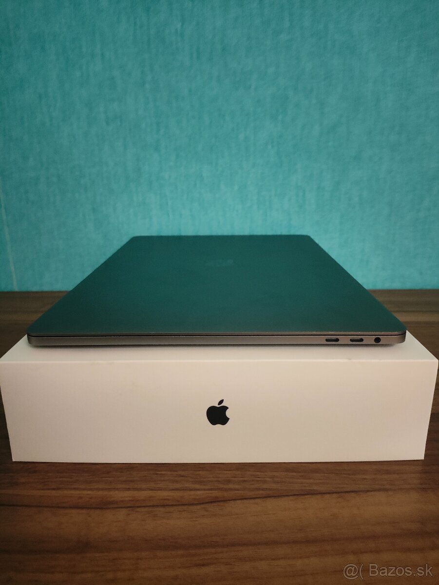 Apple MacBook Pro 15 2016 – i7 / 16GB / 512GB - 9