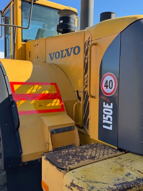 Kolový nakladač Volvo L150E - 9