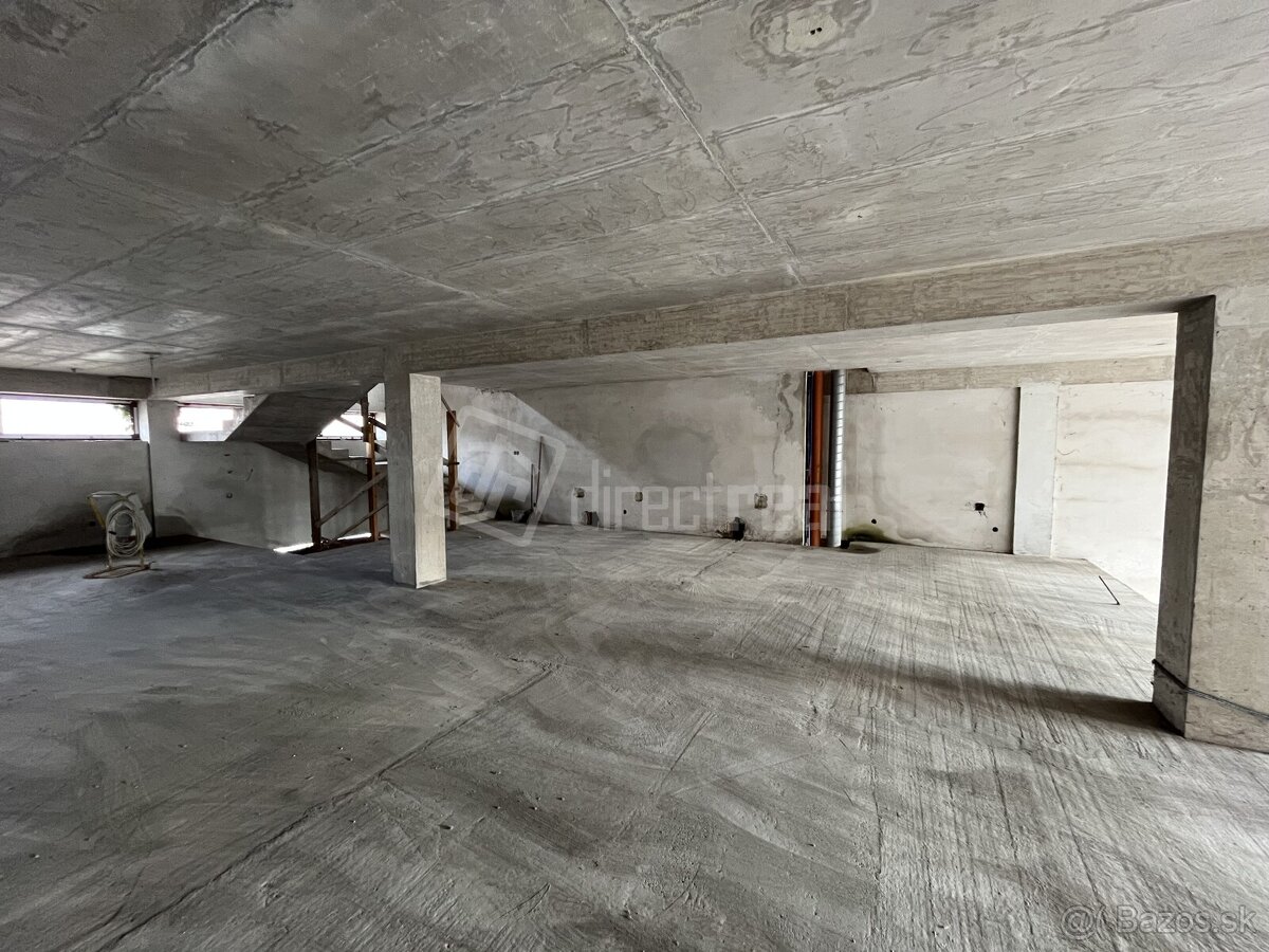 Stavba pred dokončením v centre mesta Lučenec - 9