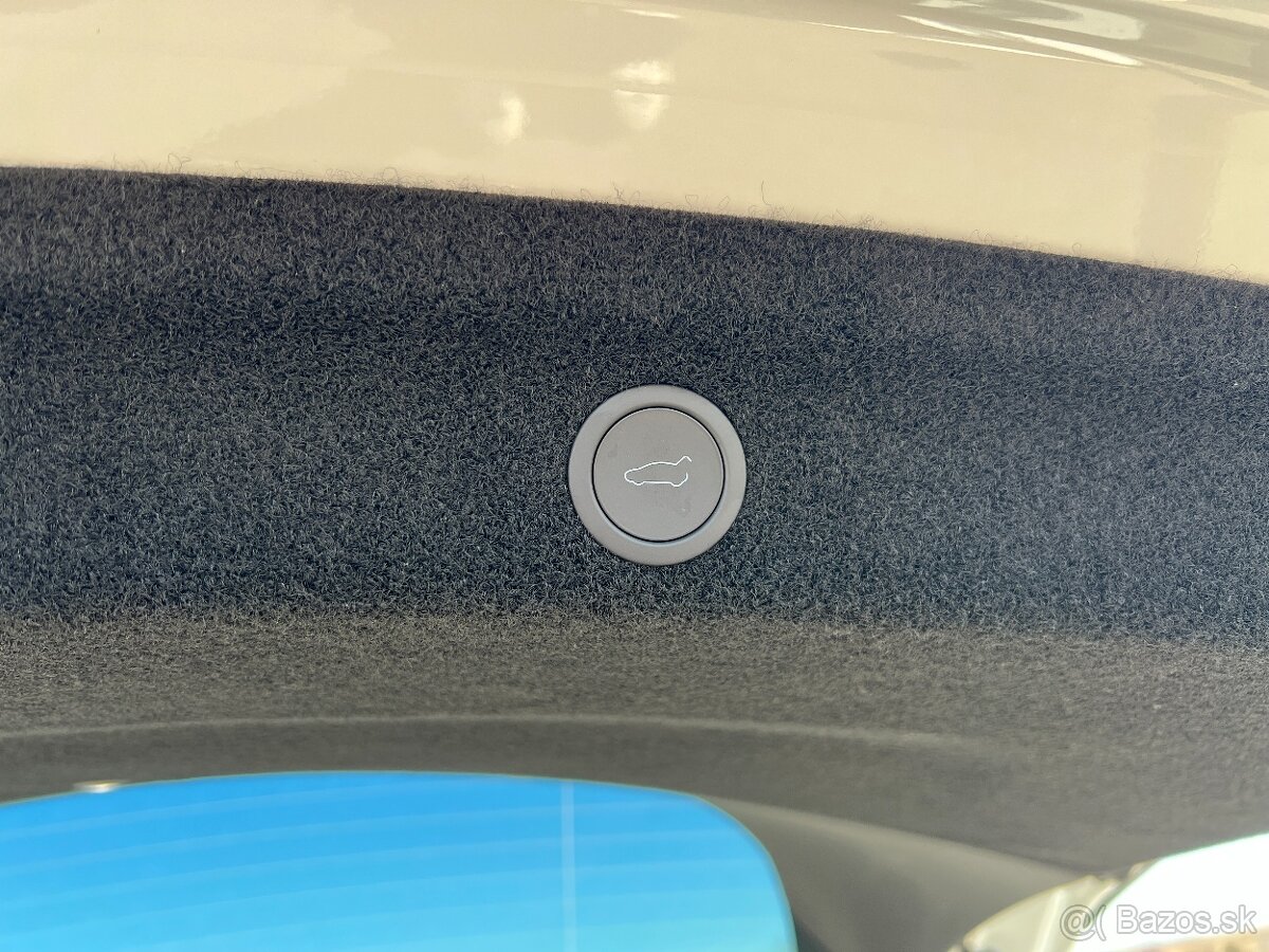 TESLA MODEL Y PREMIUM LONG RANGE ALL-WHEEL DRIVE - 9