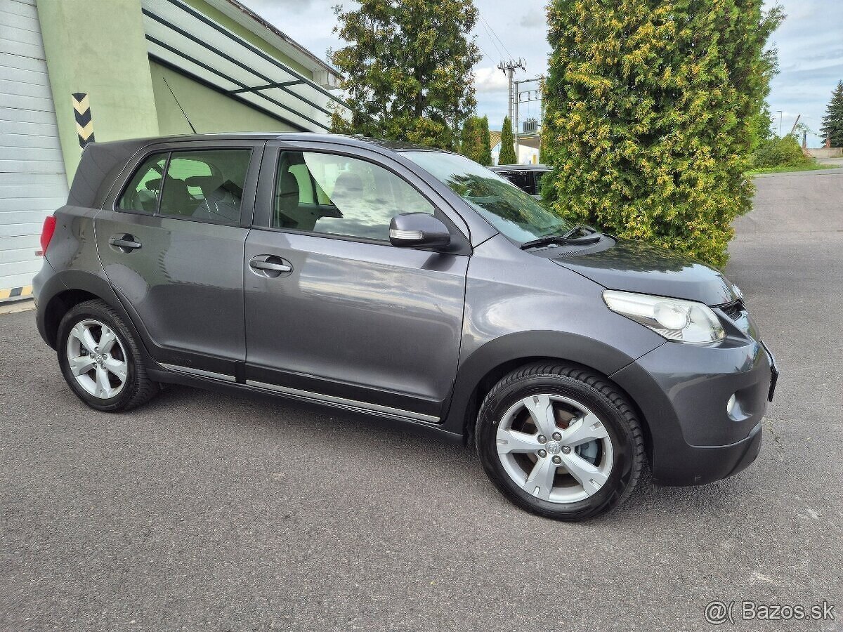 Toyota Urban Cruiser 1.4 D-4D AWD Sol - 9