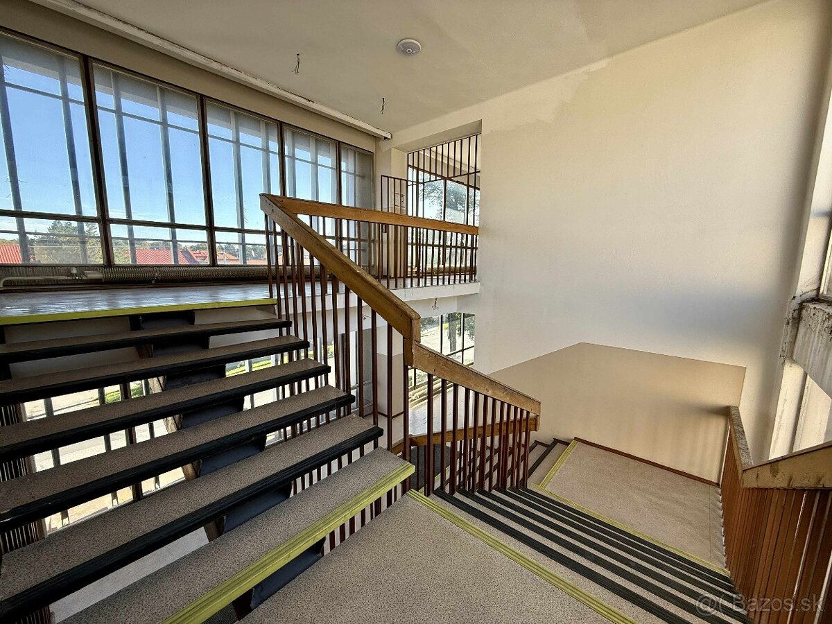 Kancelárie na prenájom – skvelá poloha, výborná cena - 9