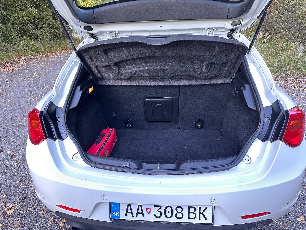 Alfa Romeo Giulietta 1.4 T 120 (benzín, 88 kW) - 9