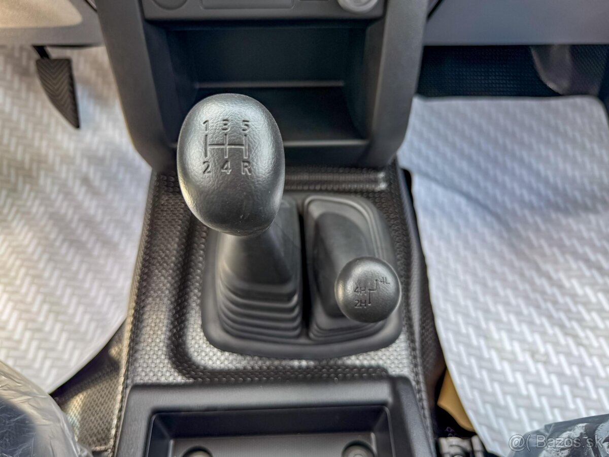 2025 Mitsubishi L200 2,4 benzin manual Predvadzacka DPH - 9