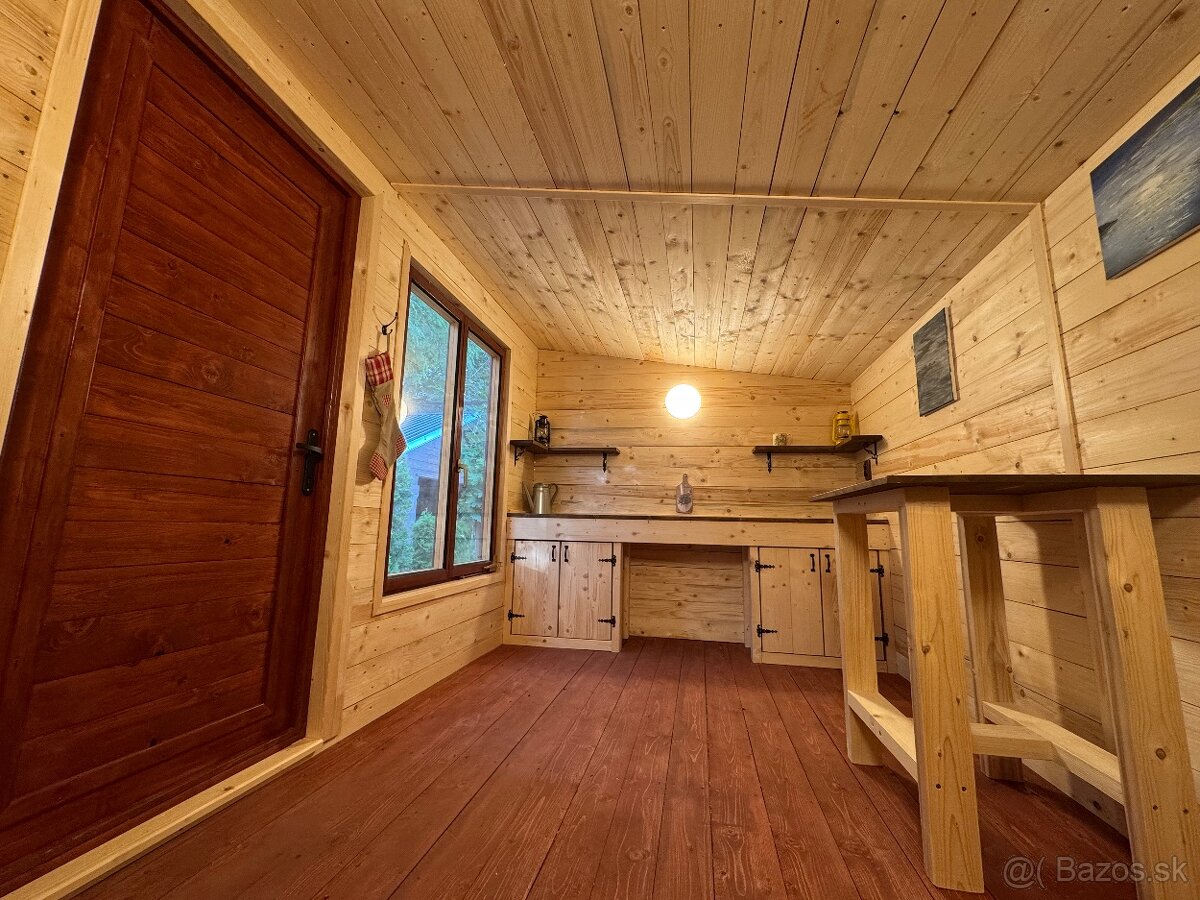 Celodrevená drevenica na kolesách - 9