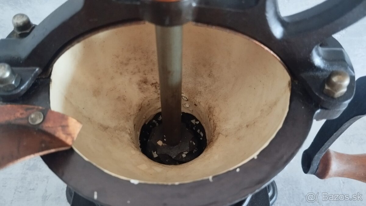 Starý mlýnek na kávu - 9