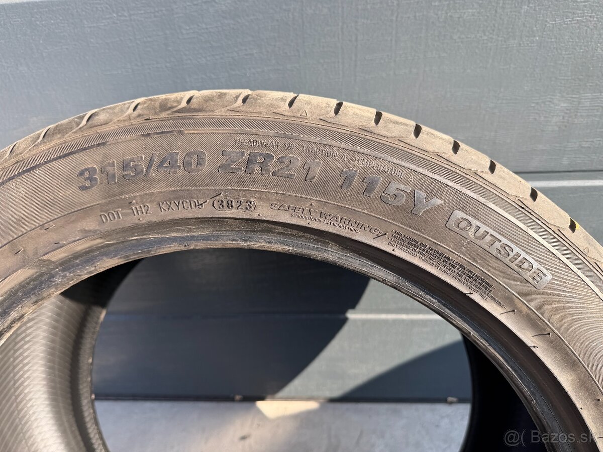 275/45 R21 a 315/40 R21 Kumho - 9