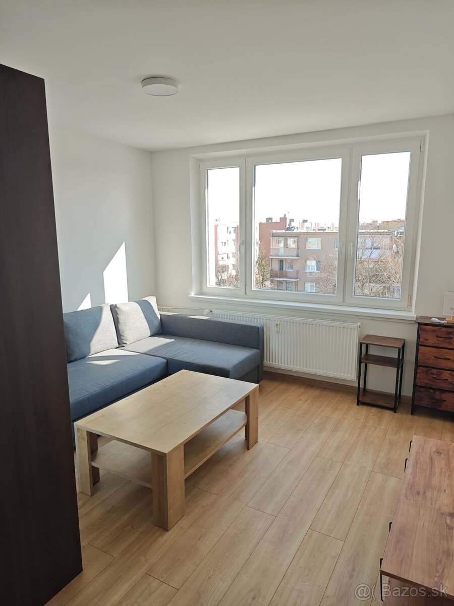 Prenajmem 1-izbový byt 35 m² Senec - 9