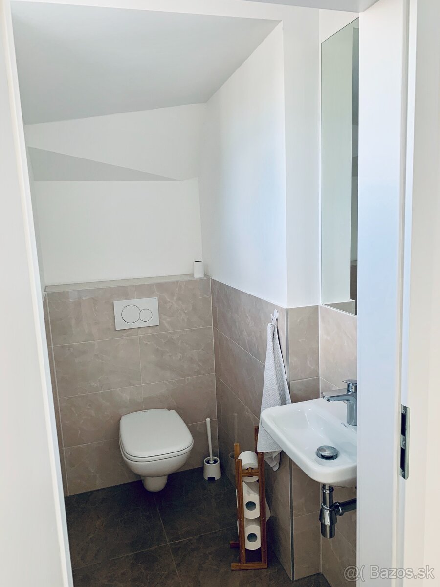 Prenajmem 3izbovy mezonetovy dom s 3x parkingom - 9