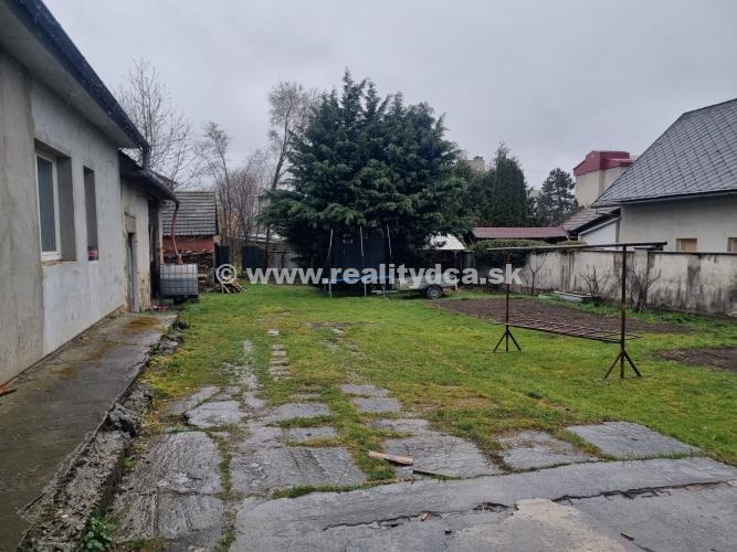 Predáme rodinný dom v centre obce Bolešov - 9