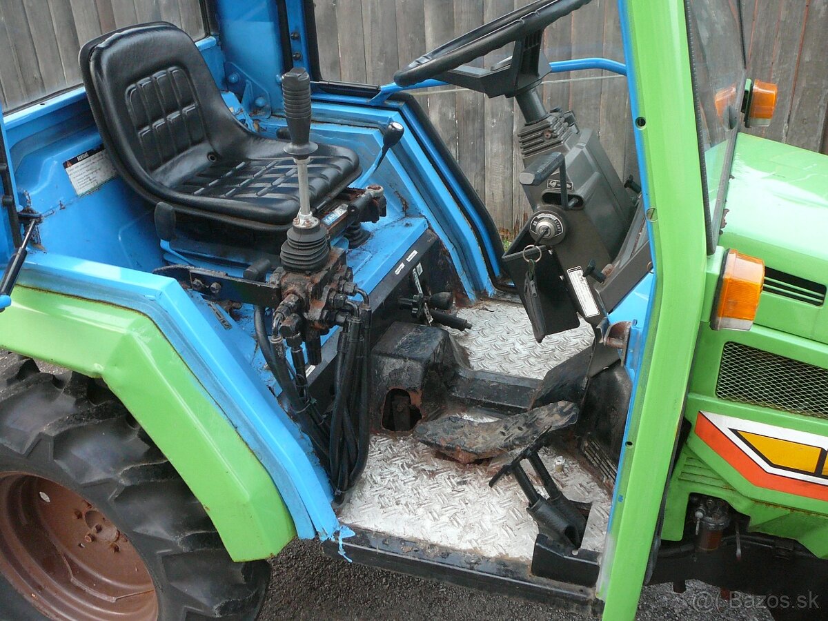 malotraktor Iseki 3015 AHL 4x4 - 9