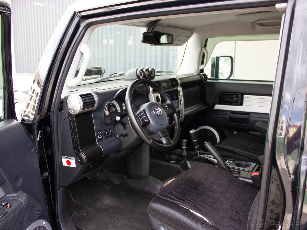 Toyota FJ Cruiser 4.0 - 9