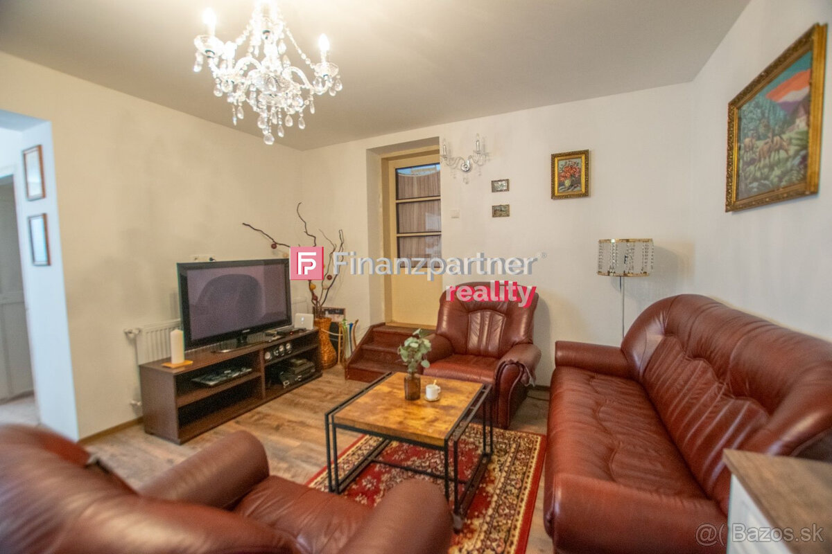 Ponúkame na predaj 5 izb. rodinný dom s garážou na pozemku 9 - 9