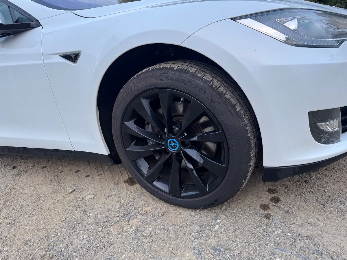 Tesla Model S P85 - Nabíjení ZDARMA - 9