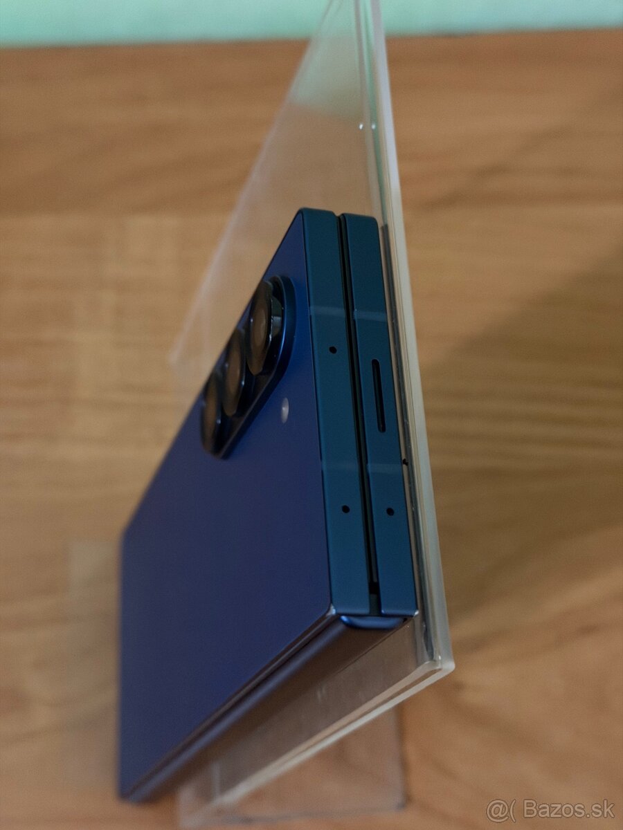 Dobrý deň Ponúkam na predaj Samsung Galaxy Z Fold 6 256GB - 9