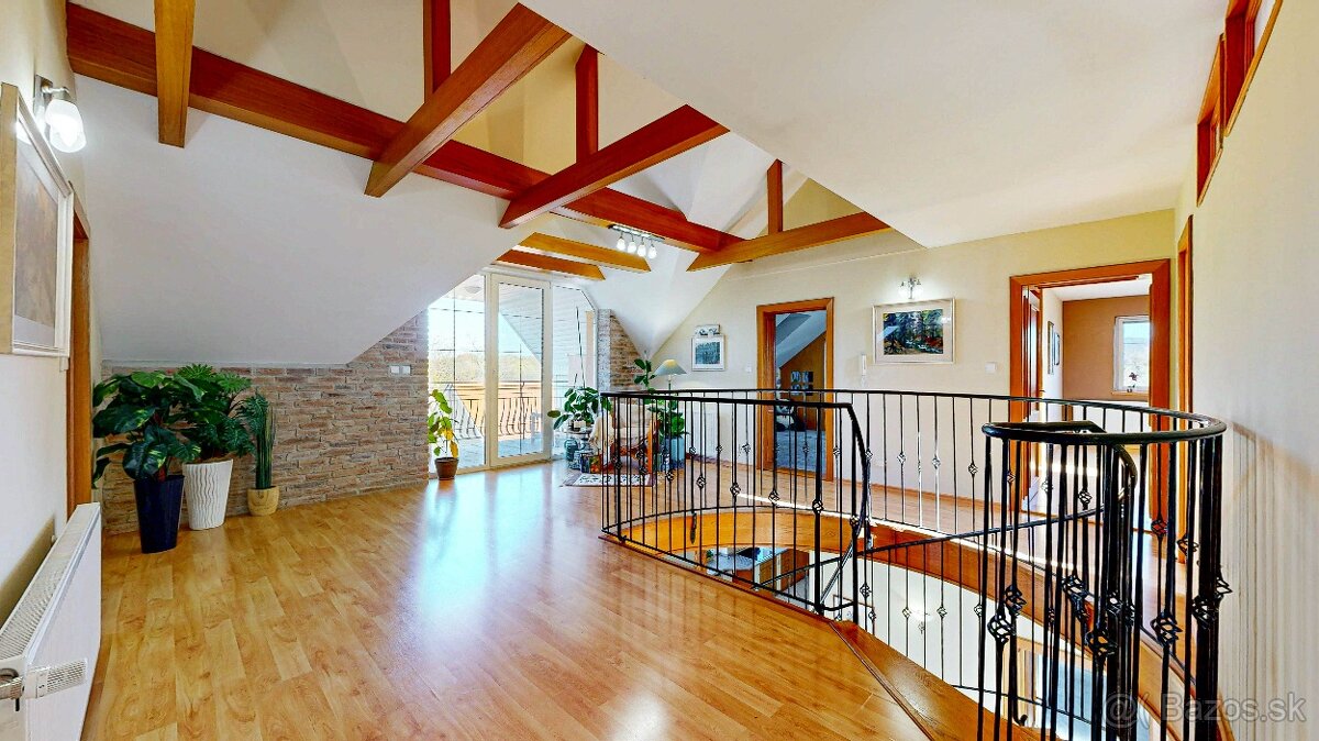 Priestranný RD s veľkorysým 12-ár pozemkom v obci Ďurďošík - 9