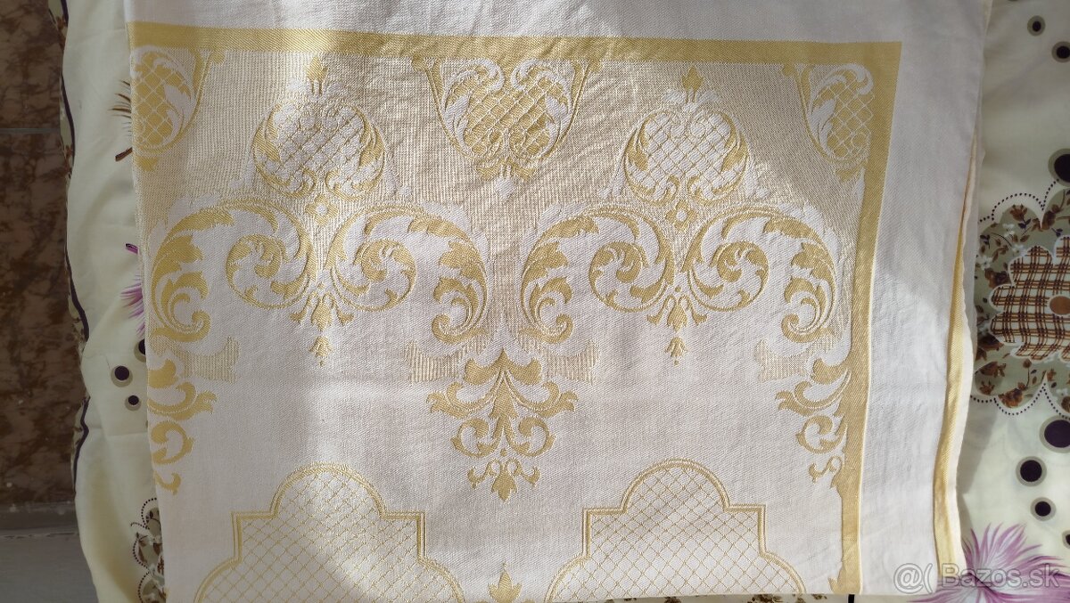 Vyšívané obrusy - 9