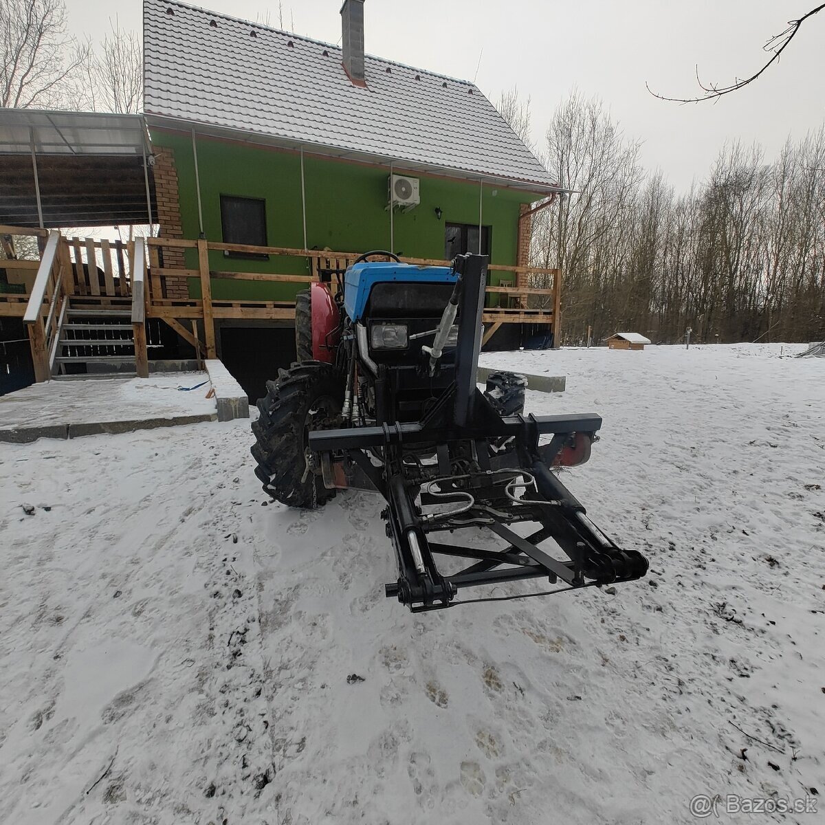 Traktor tovární MF 4x4 - 9