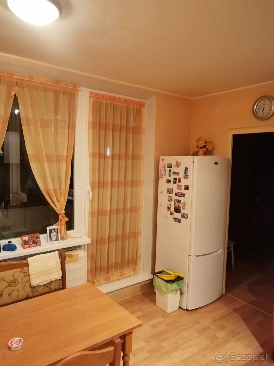 Veľký, 2 izbový, loggia - 9