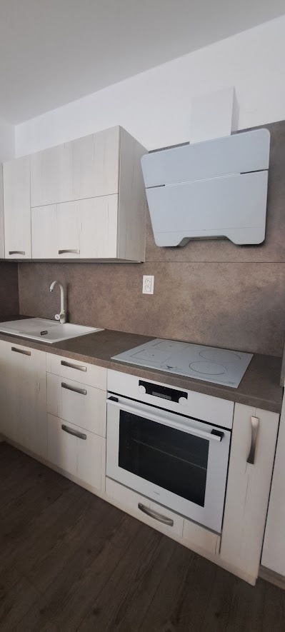 ZARIADENÝ 1 IZBOVÝ BYT - MUŠKÁT - 9